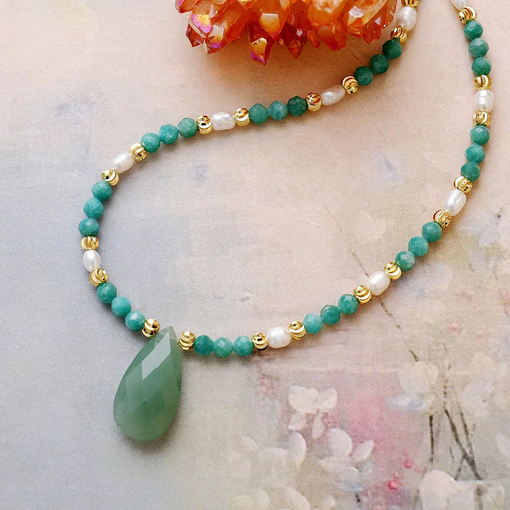 Refined Teardrop Pendant Choker Necklace