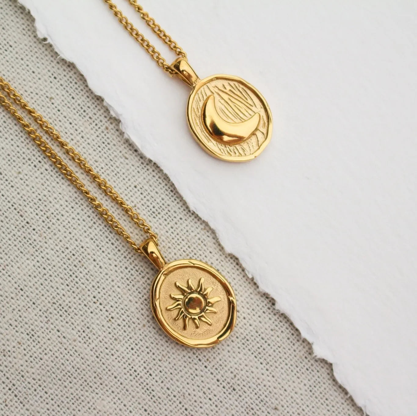 Vintage-Inspired Oval Pendant Necklace