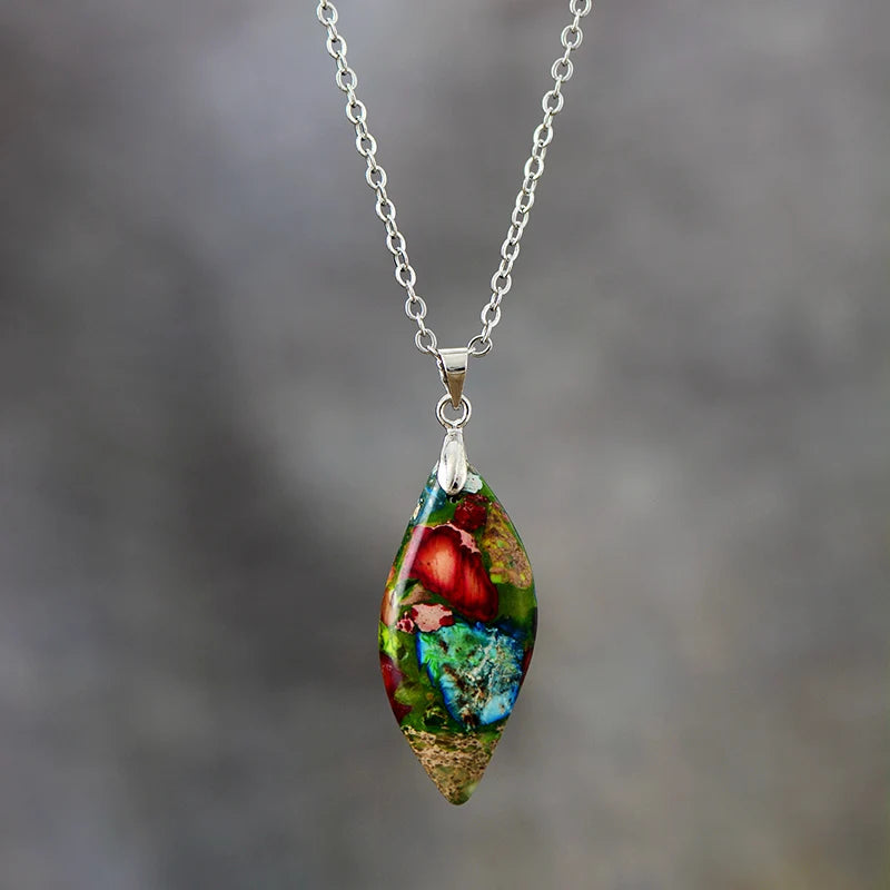Leaf Pendant Chain Necklace