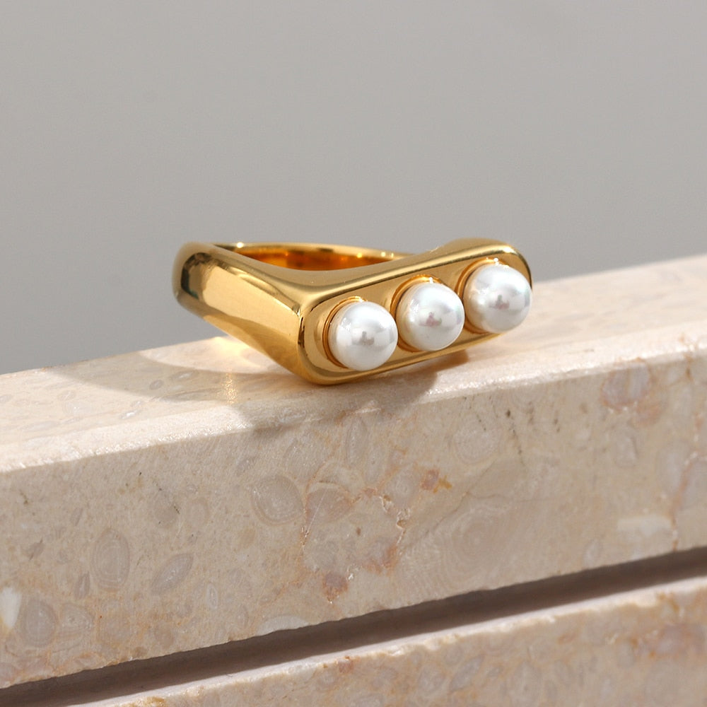 Purse Style Peal Studded Ring