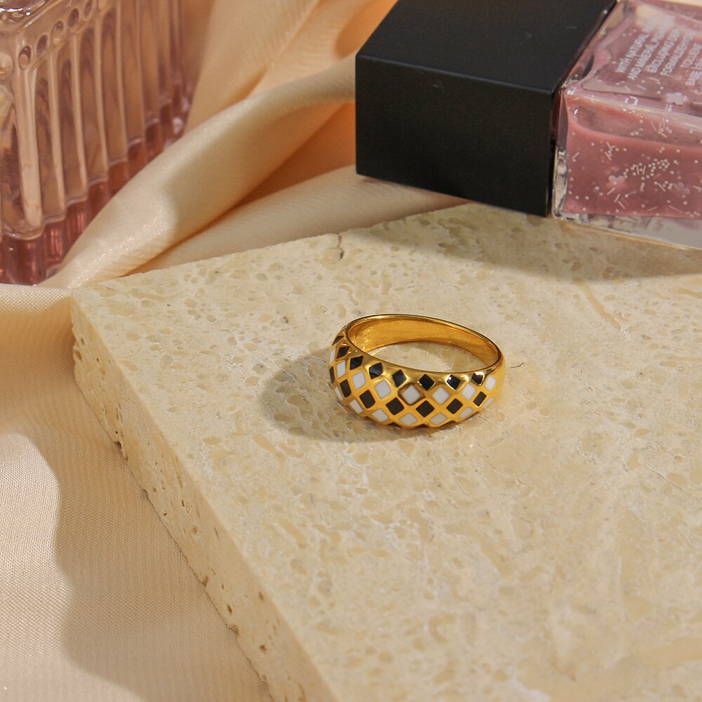 Checkered Pattern Dome Ring