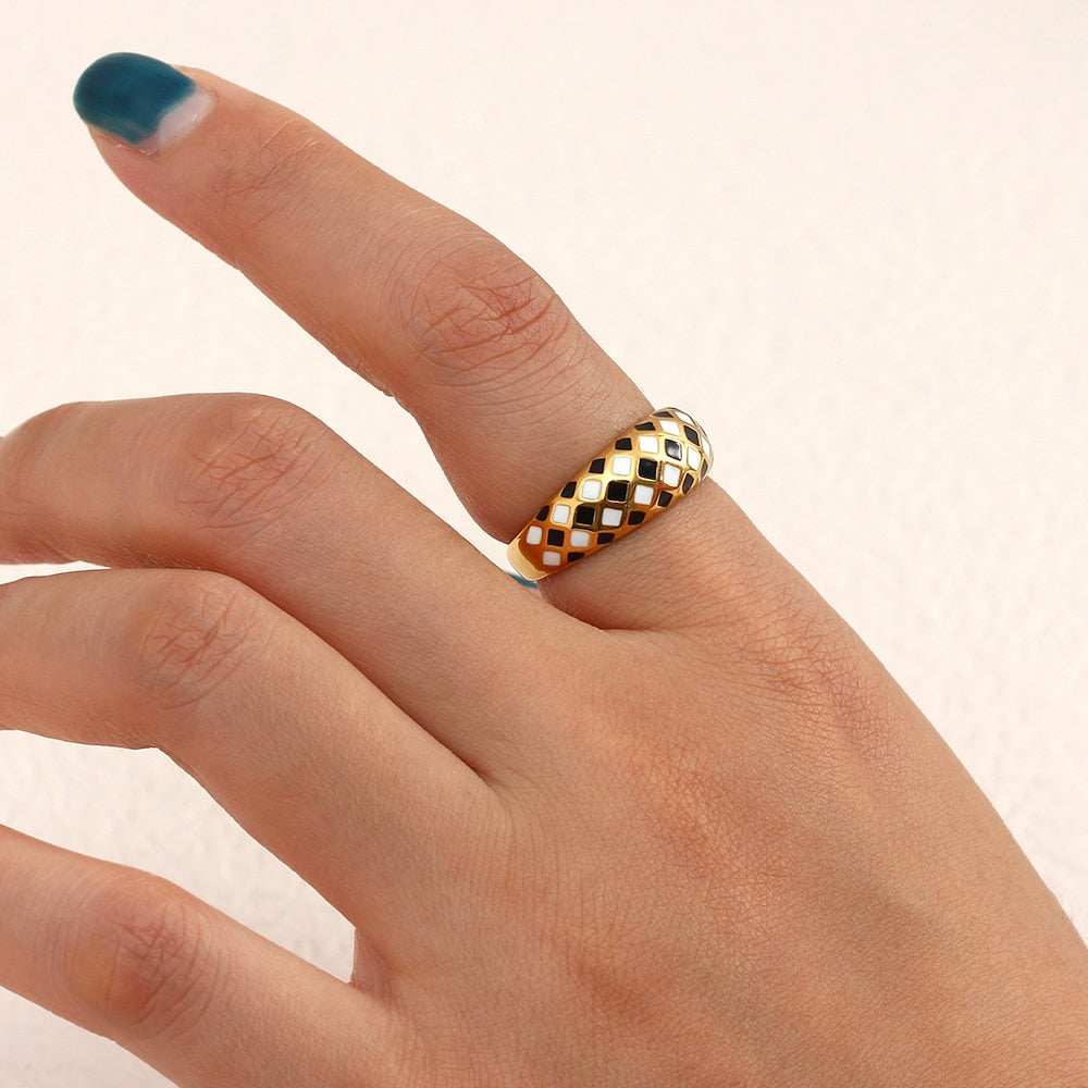 Checkered Pattern Dome Ring