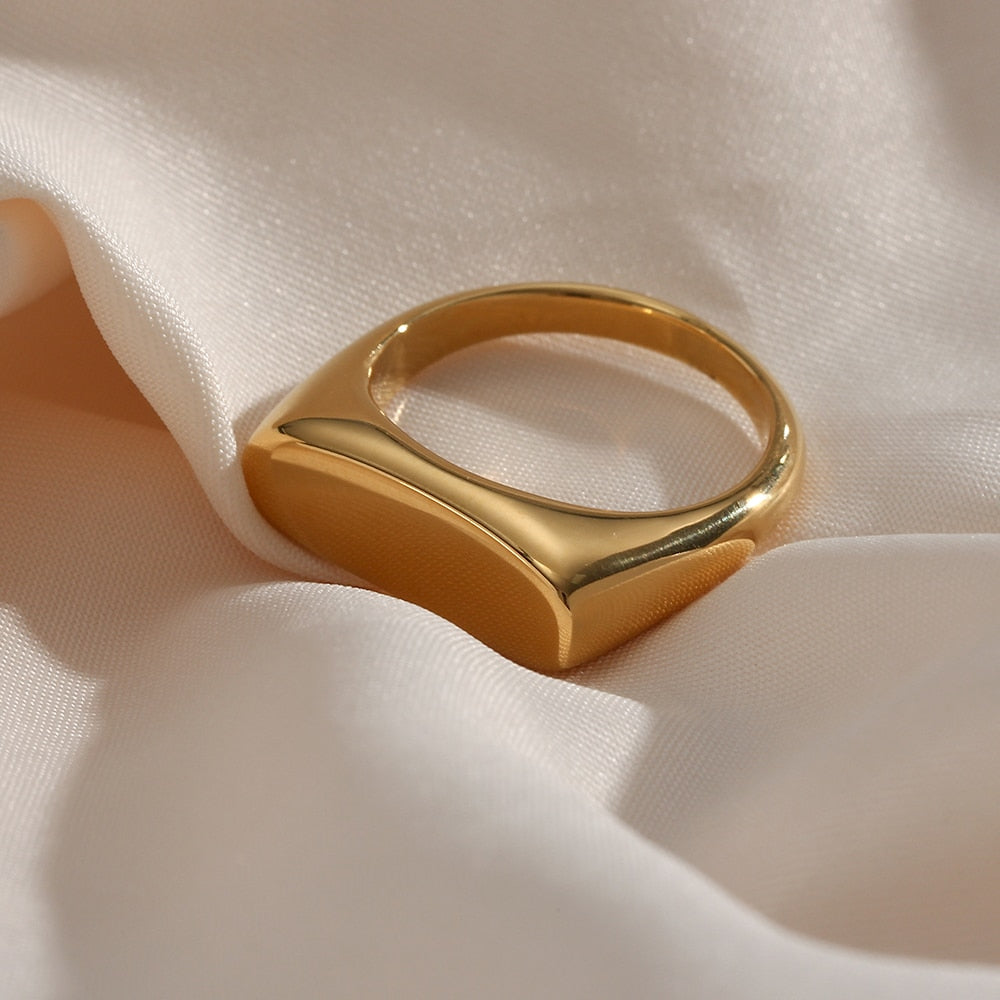 Purse Style Signet Gold Ring