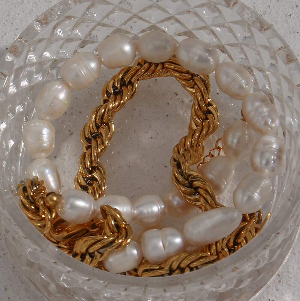 Splice Style Pearl Rope Chunky Necklace