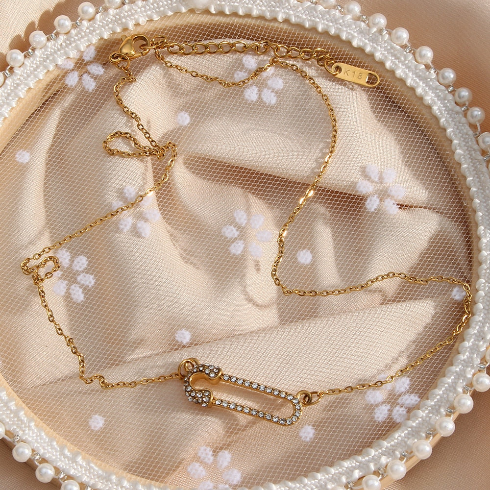 Dainty Minimalist Studded Pendant Necklace