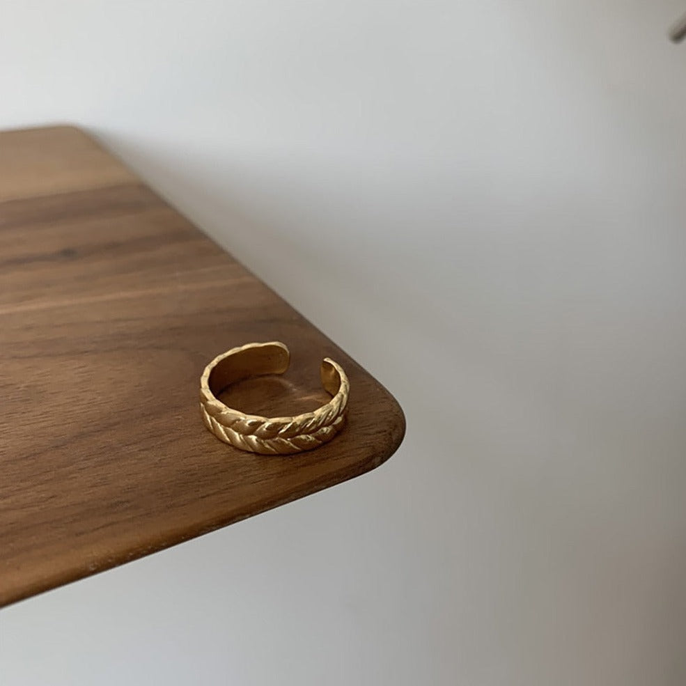 Knot Fringe Twisted Gold Ring