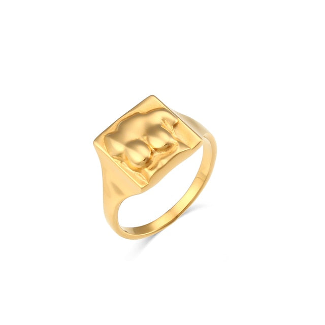 Square Accent Detailed Gold Ring